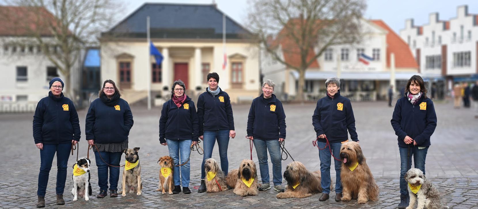 Das Besuchshundeteam des ASB Ostholstein